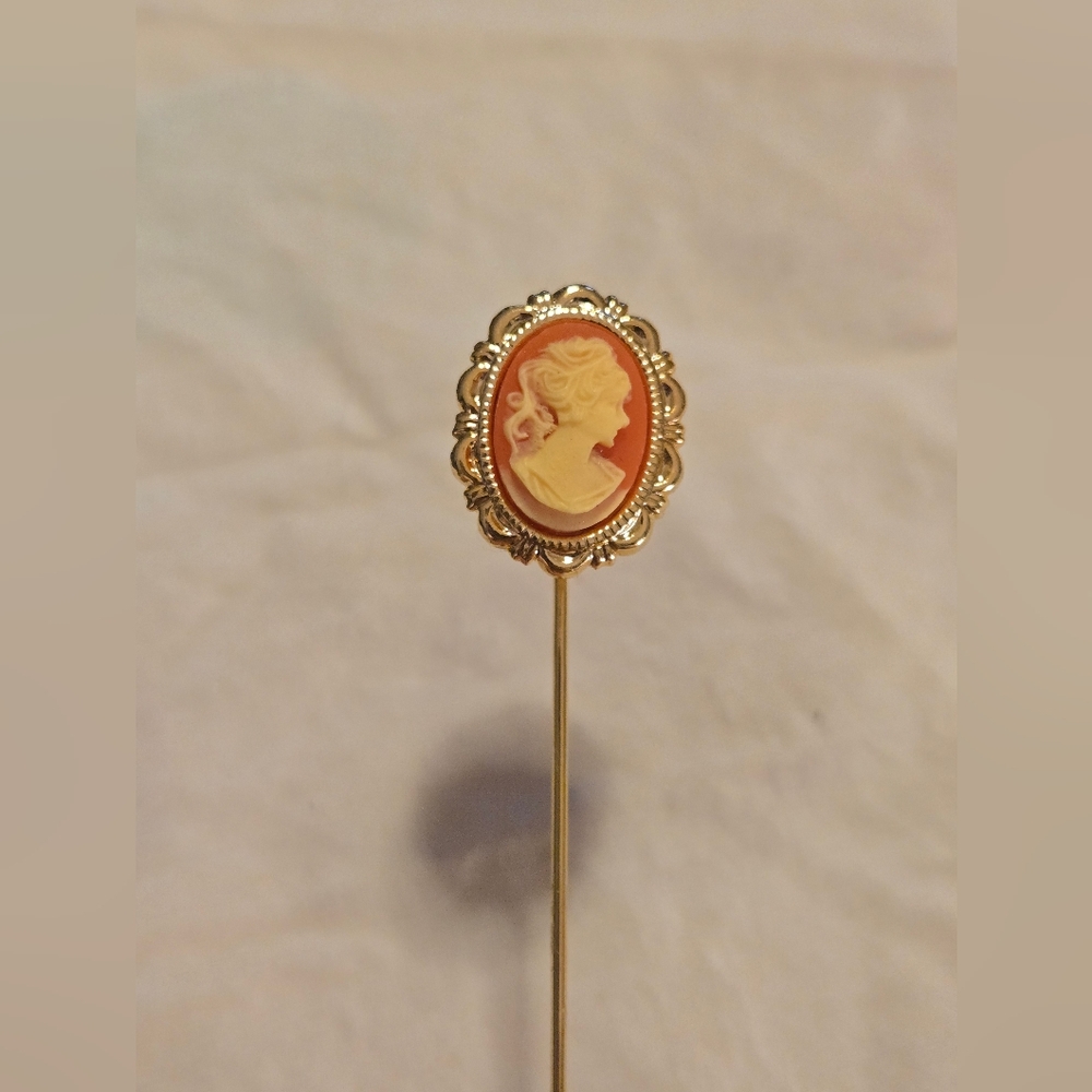 Vintage Goldtone Cameo Stickpin - Picture 2 of 3